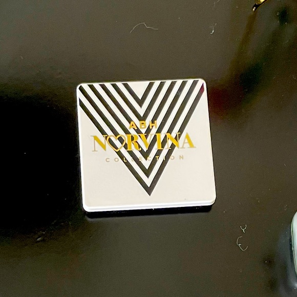 Anastasia Beverly Hills Norvina Mini Pro Pigment Palette Vol 1 - Picture 3 of 3